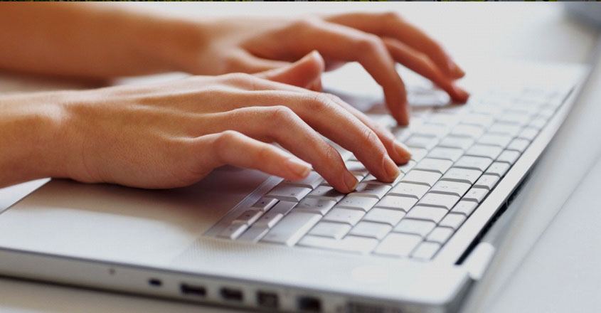 വിവിധ സർക്കാർ സ്ഥാപനങ്ങളിൽ ടൈപ്പിസ്റ്റ് ആവാം.